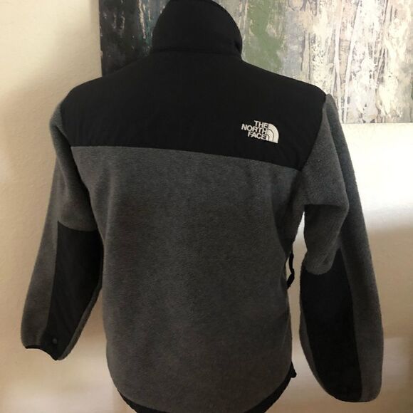 THE NORTH FACE Polartec Breast Cancer  1/4 Zip Gray/Black Fleece Pullover - Picture 2 of 9